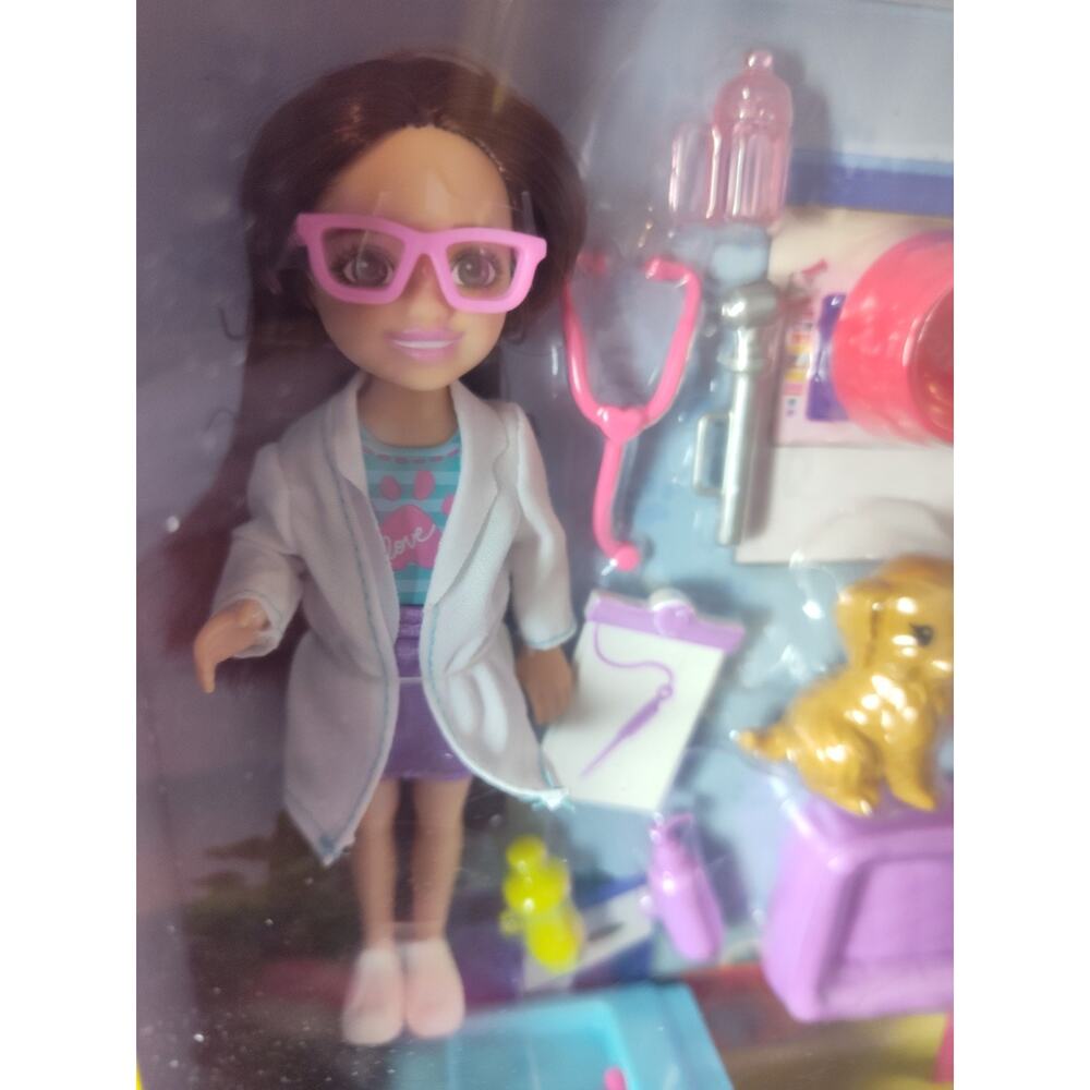 New In Box Mattel Barbie Chelsea Can Be A Vet Playset Bundle 2023 HGT12 - Picture 10 of 15
